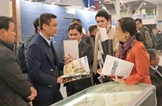 越南常驻联合国代表邓黄江出席2023年北美水产品博览会开幕式