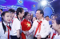 越南国家主席武文赏：让儿童“千件好事”花园更加灿烂多彩