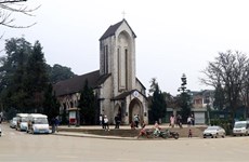 老街省沙坝镇独具特色的石教堂
