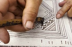保护莱州省赫蒙族同胞的蜡染传统手工艺