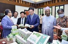 越南驻新加坡大使馆商务参赞高春胜高度评价该国清真食品市场的潜力
