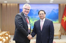 越南政府总理范明政会见瑞士农业部部长