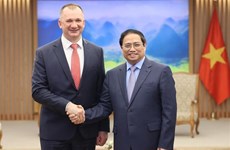 越南政府总理范明政会见白俄罗斯内务部部长