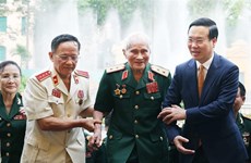 越南国家主席武文赏亲切会见了第三军团B3西原阵线联络委员会代表团