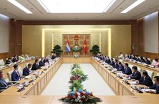 越南政府总理范明政与卢森堡大公国首相格扎维埃·贝泰尔举行会谈