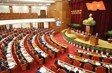 越南共产党第十三届中央委员会任期中期会议开幕