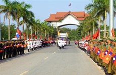 广治省接收援老越南志愿军和专家烈士遗骸
