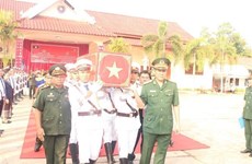 16名在老挝牺牲的越南专家和志愿军烈士遗骸归国交接仪式在老挝沙拉湾省举行