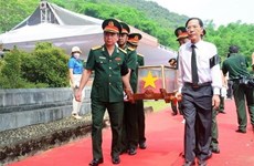 清化省为在老挝牺牲的16名烈士举行追悼会和安葬仪式