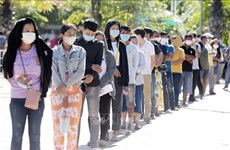 柬埔寨大选：政府决定允许全国劳动者放假三天