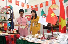 越南商品在2023年阿尔及尔国际博览会上深受青睐 