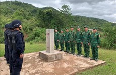 阿巴寨边防哨所（越南）与曲水边境派出所（中国）开展边境联合巡逻行动