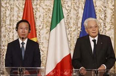 越南国家主席武文赏与意大利总统塞尔焦共同举行记者会