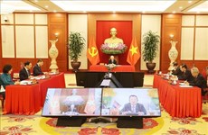越共中央总书记同柬埔寨人民党主席举行高层直线通话