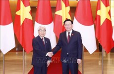 日本参议院议长尾辻秀久圆满结束对越南进行的正式访问
