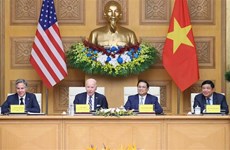 越南政府总理范明政和美国总统乔·拜登出席越美投资与改革创新高级别会议