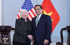 越南政府总理范明政会见美国财政部长和领先经济集团领导