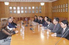 越南国会主席王廷惠会见保加利索非亚国家经济和世界经济大学校长
