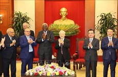 越共中央总书记阮富仲会见古巴党和国家高级代表团