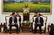老挝领导人强调越老青年合作的重要性
