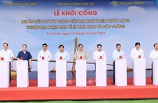 越南政府总理范明政出席连接茶荣朔庄两省大桥项目开工仪式