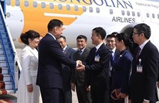蒙古国总统抵达首都河内  开始对越南进行国事访问