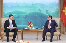 越南政府总理范明政会见欧盟委员会常务副主席瓦尔迪斯