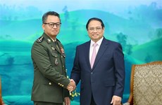 越南政府总理范明政会见柬埔寨副首相兼国防大臣迪西哈
