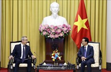 越南国家主席武文赏会见俄罗斯卡卢加州州长