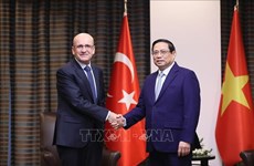 政府总理范明政会见土耳其财政部和工业技术部部长