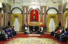 越南国家主席武文赏会见柬埔寨王国国会主席昆索达莉