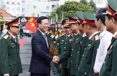 越南国家主席武文赏在第五军区调研