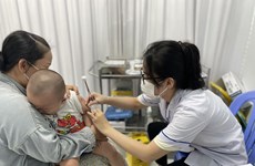 越南政府新闻发布会：加倍努力 尽快拥有足够疫苗扩大接种范围