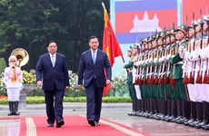 越南政府总理范明政主持仪式 欢迎柬埔寨首相对越南进行正式访问