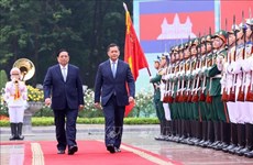 柬方高度评价洪玛奈首相访越成果