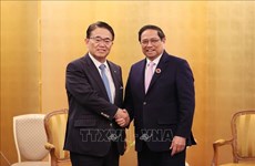 越南政府总理范明政会见日本五县知事