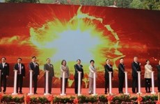 越南茶岭-中国龙邦国际性口岸正式开通