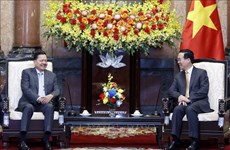 越南国家主席武文赏会见柬埔寨副首相涅沙文
