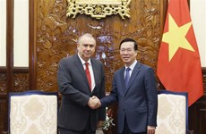 越南国家主席武文赏会见新西兰和秘鲁两国驻越大使