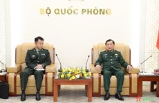 黄春战上将会见中国驻越国防副武官