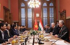 越南政府总理范明政会见匈牙利议会副议长亚考伯•伊什特万
