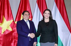 越南政府总理范明政会见匈牙利总统诺瓦克·卡塔琳