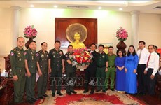 芹苴市与柬埔寨皇家军陆军司令部建立合作关系