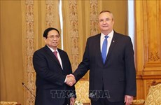越南政府总理范明政会见罗马尼亚参议院议长尼古拉·丘克