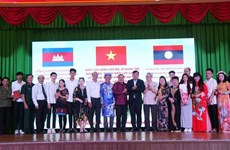 增进越老柬青年文化交流  增进三国青年友谊