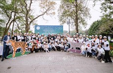 各国驻越南河内外交官走上街头呼吁保护珍稀动物