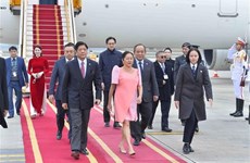菲律宾总统马科斯抵达河内  开始对越南进行国事访问