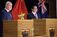 越南与新西兰两国政府总理共同会见记者