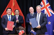 越南政府总理范明政与新西兰总理拉克森发表联合新闻公报
