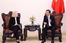 越南政府副总理会见格拉斯哥净零排放金融联盟领导